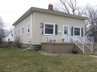 802 Degroff St, Grand Ledge, MI 48837