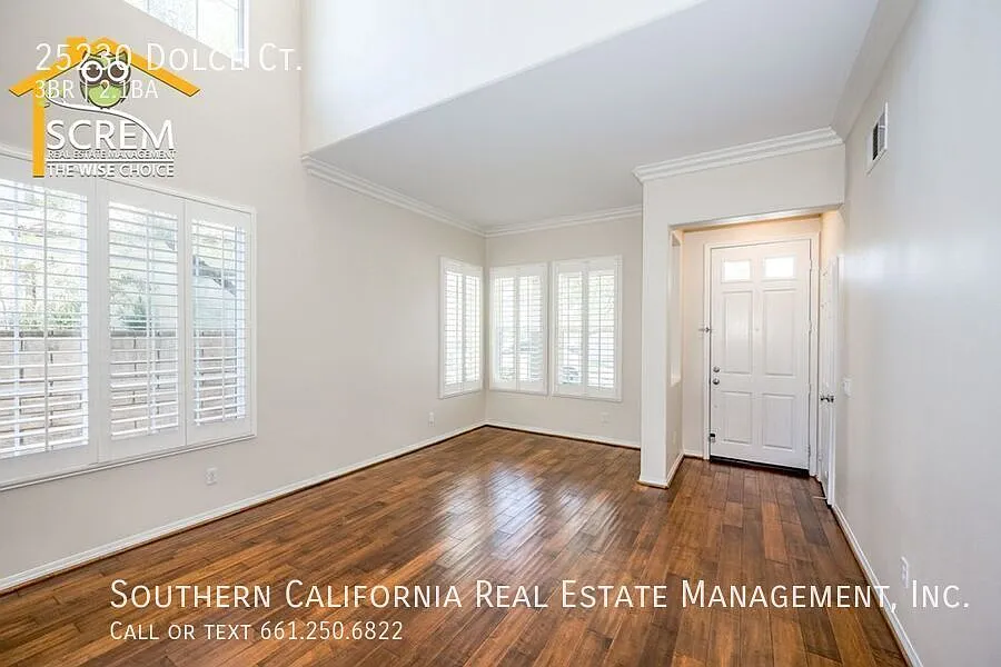 Three Bedroom Home with a Loft in Stevenson Ranch — Photo 4