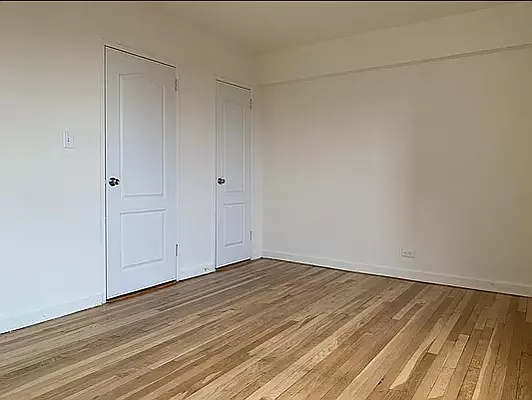 Rented by Manhattan Realty Group | media 18