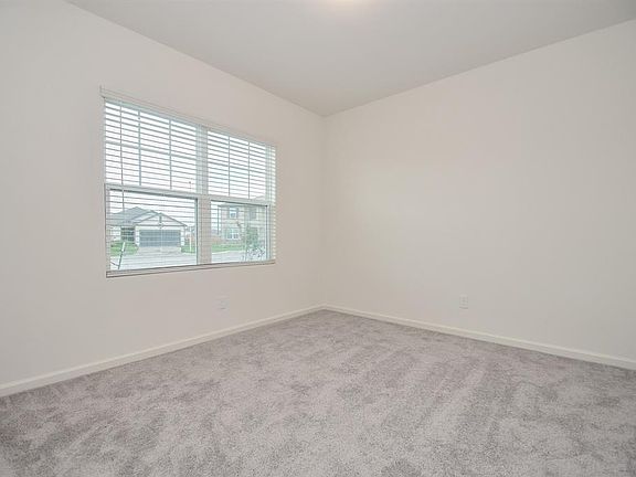 5th image of 1068 Long Bay Ct