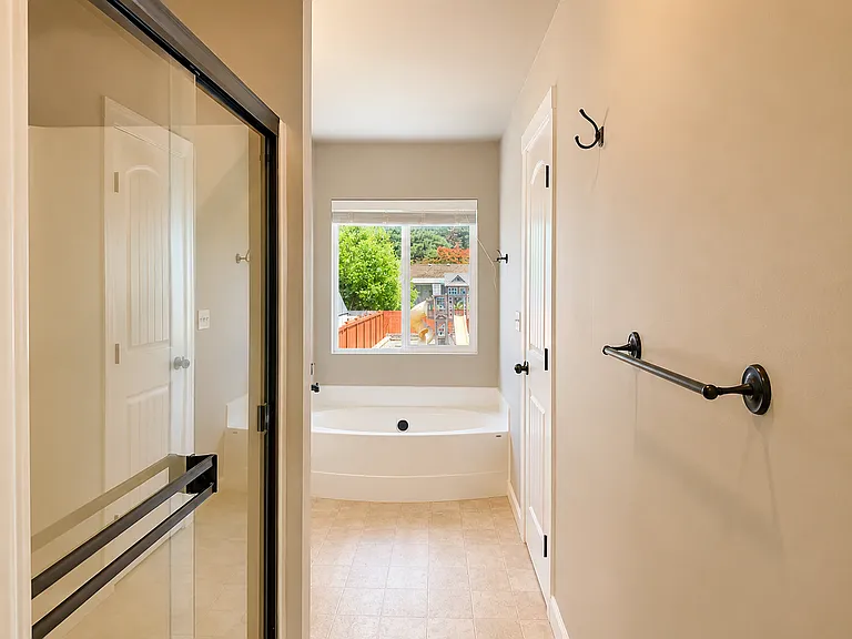 3918 Southlake Dr SE — Photo 12