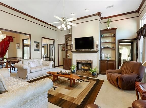 4th image of 927 Richmond Ct