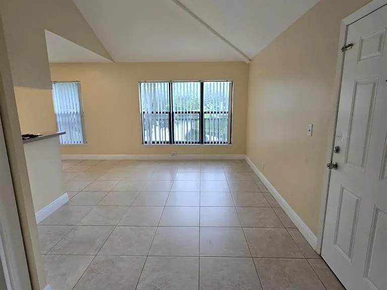 8775 NW 39th St #8775 — Photo 3