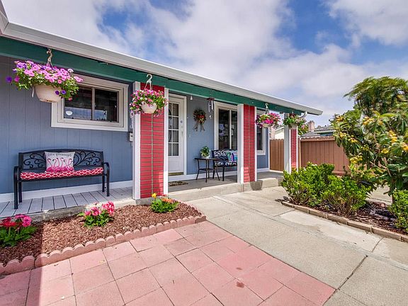 5th image of 32266 Crest Ln