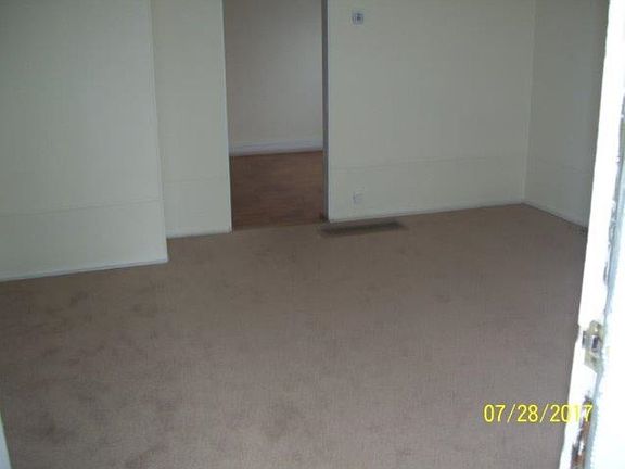 3rd image of 821 1/2 E 3rd St