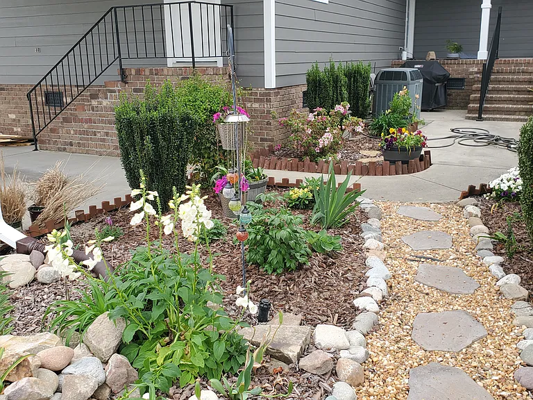 Seven Hawks Dr — Photo 2