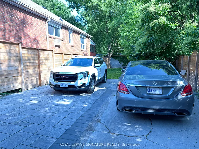 150 Davisville Ave #LOWER — Photo 3
