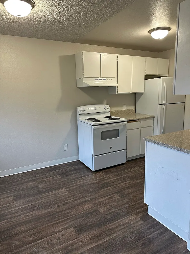8624 Pacific Ave — Photo 3
