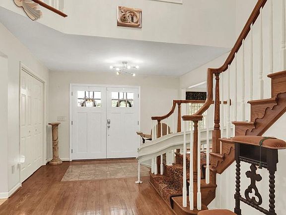 4th image of 1204 Redwood Hills Cir