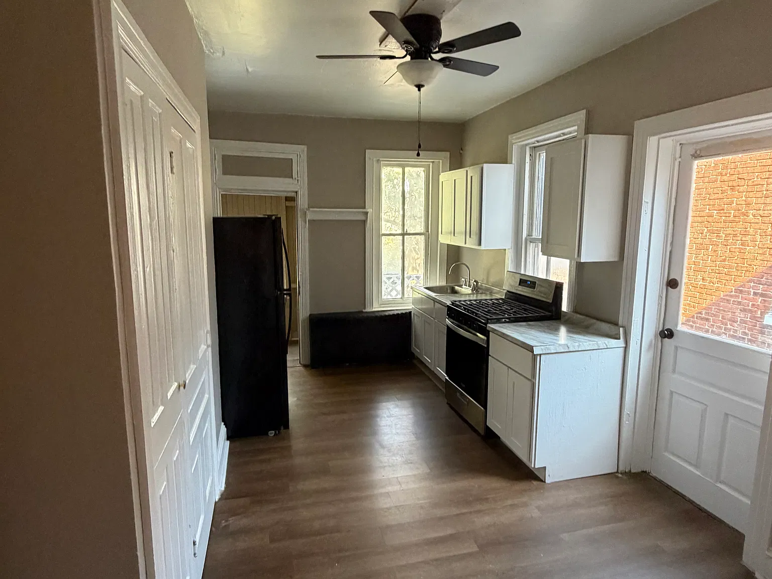 3 bed, $1,695 — Photo 2