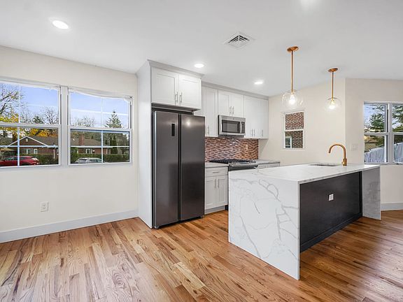 4th image of 1265 Lohengrin Pl