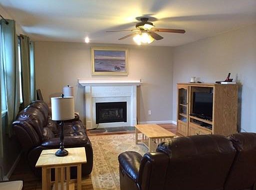 3rd image of 137 Vincent Ave