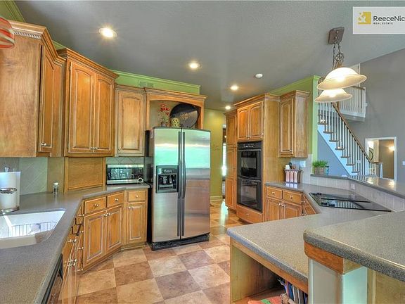 3rd image of 1504 SW Cross Creek Pl