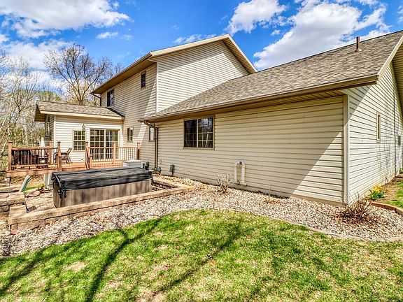 4th image of 1044 Villa Ln