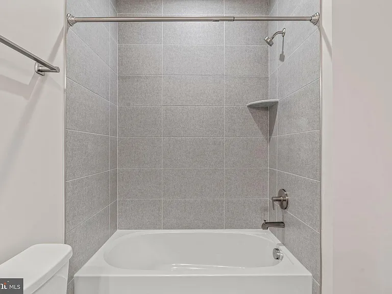 701 Brewster Aly #65 — Photo 19