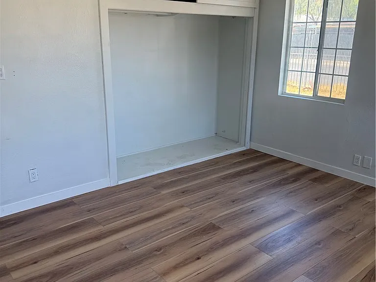 530 E Oakey Blvd #A — Photo 4
