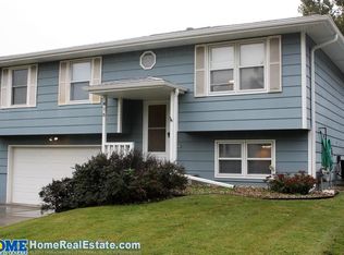 415 Laramie Trl, Lincoln, NE 68521