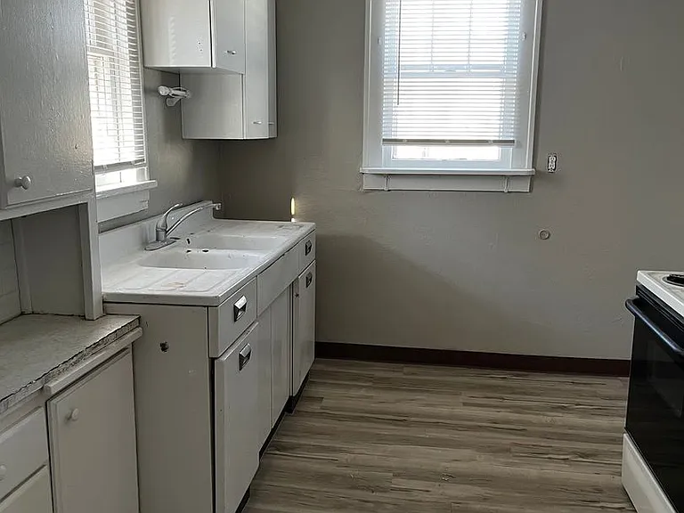 1541 Whittier Street — Photo 3