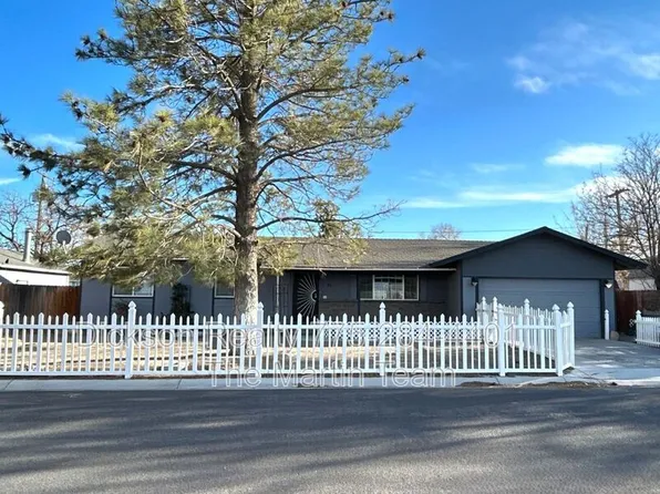 25 Comstock Dr, Fernley, NV 89408