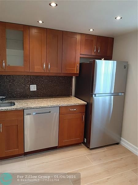 1st image of 605 Oaks Dr APT 804