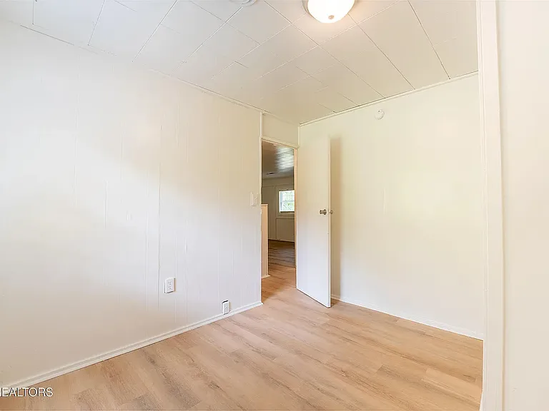 502 Hayworth Dr #B — Photo 15