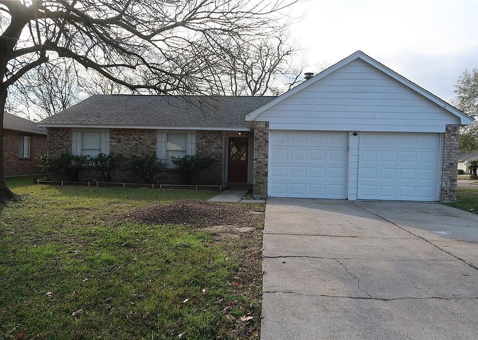 1st image of 301 Meadow Wood Ct