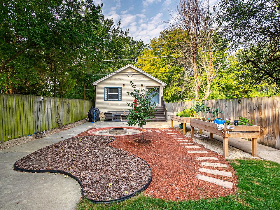 1st image of 4226 N Melvina Ave