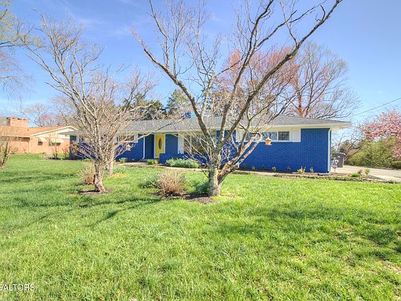 3rd image of 7304 Sheffield Dr