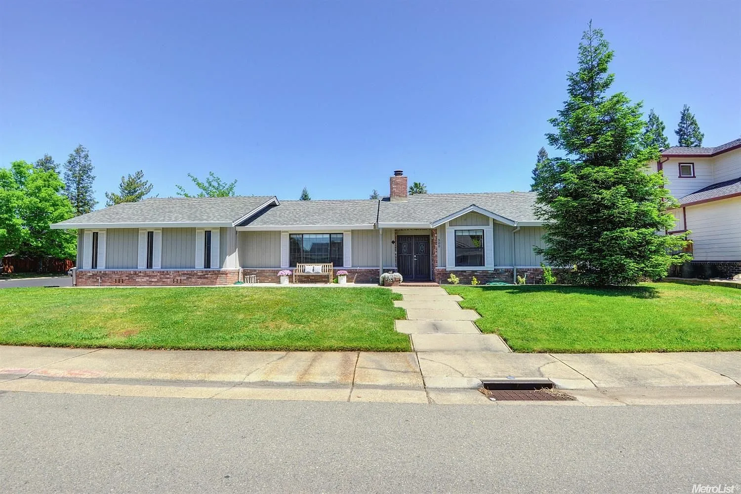 713 Shasta St photo 1