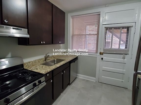 2nd image of 5042 N Wolcott Ave APT 2B