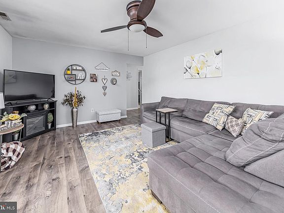 5th image of 20 Pickwick Pl