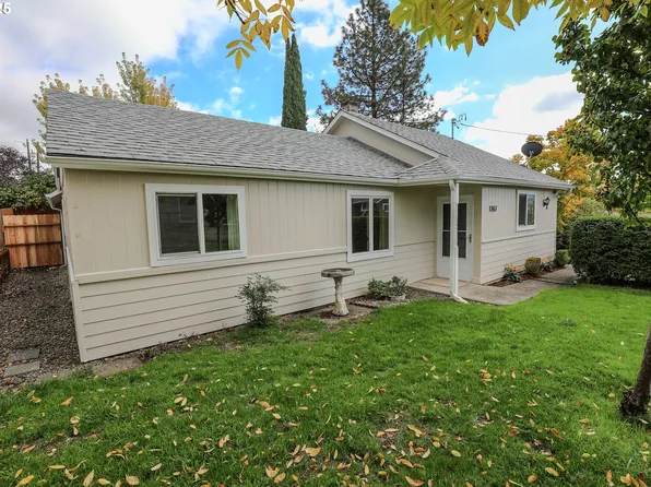 1767 NW Crouch St, Roseburg, OR 97471