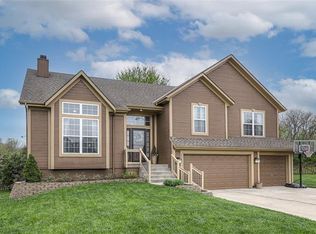 2217 SW Post Oak Rd, Lees Summit, MO 64082