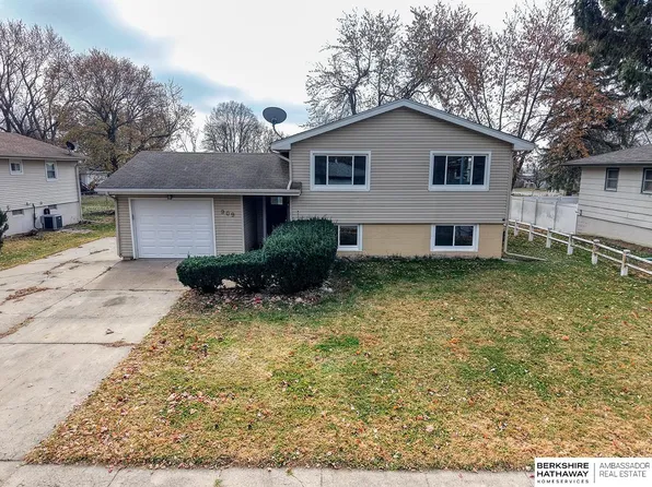 909 F St, Eagle, NE 68347