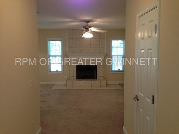 3rd image of 3228 Glenloch Pl