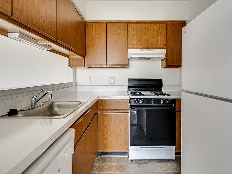 The Harbours Apartments — Photo 22