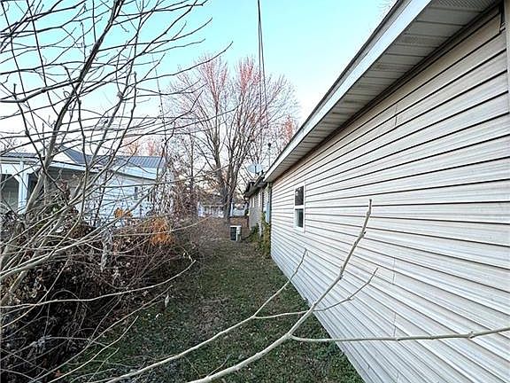 4th image of 309 W Park St
