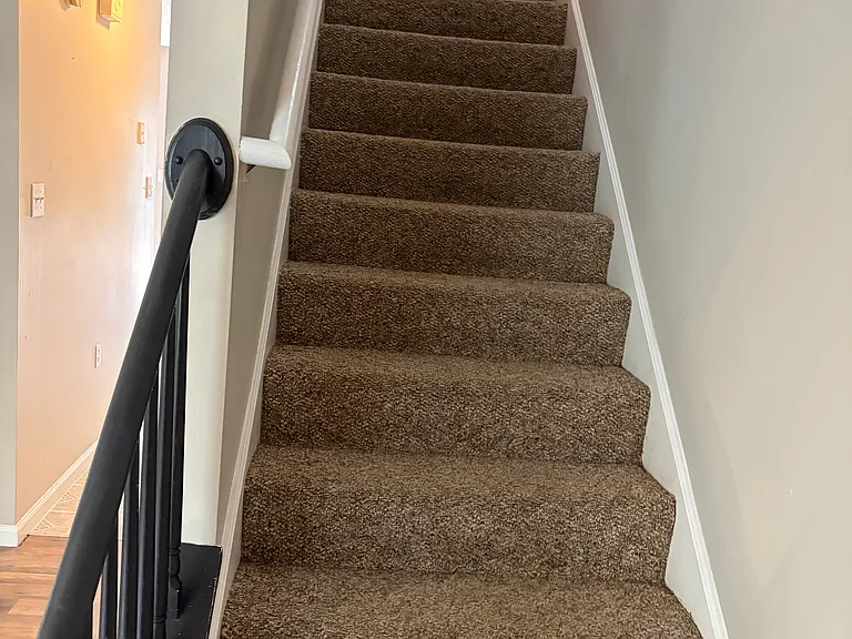 100 Laurel Ln — Photo 14