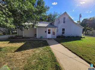 221 W 7th St, Canton, SD 57013