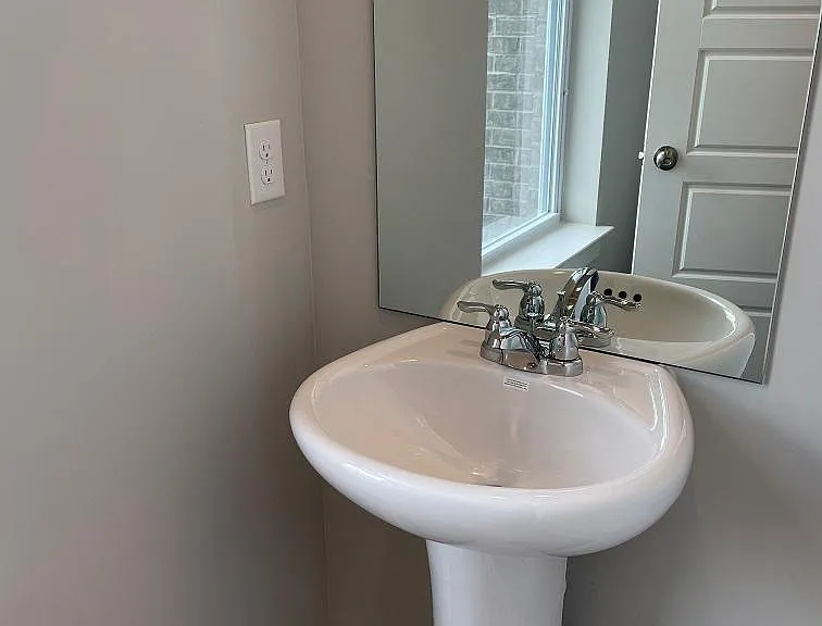 385 Casper Dr — Photo 11