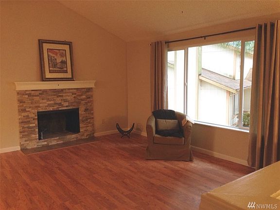 2nd image of 3993 SE Cameron Pl