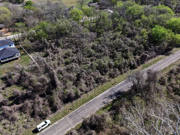 3rd image of 452 E Riverside Dr