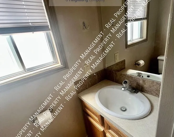 1247 Holman Ave — Photo 11