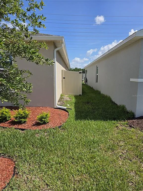 4 bed, 3.0 bath, 2105 sqft, $2,480 — Photo 4