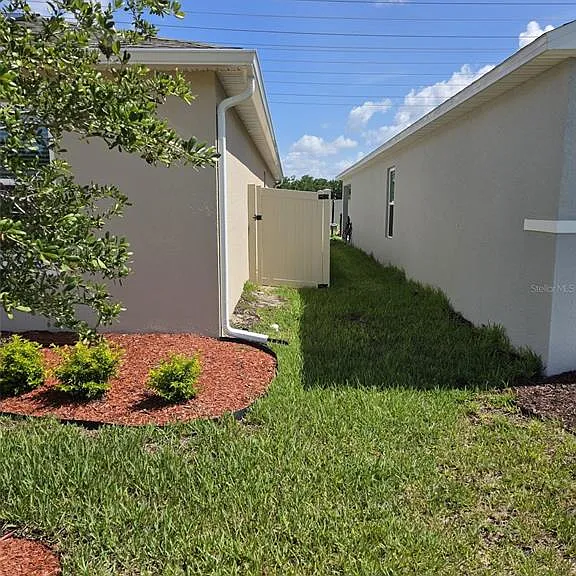 559 Wayland Dr — Photo 4
