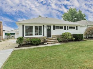 1583 Chelmsford Rd, Mayfield Heights, OH 44124