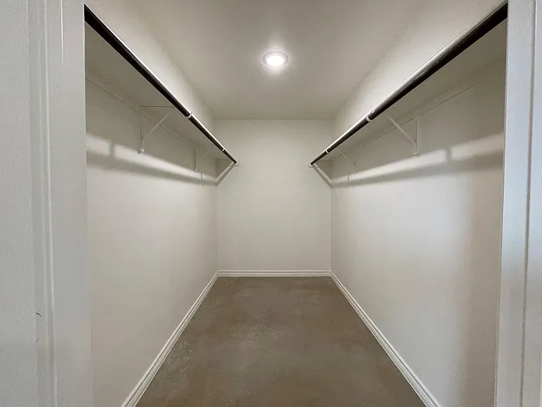 2317 Zanoletti Dr — Photo 33