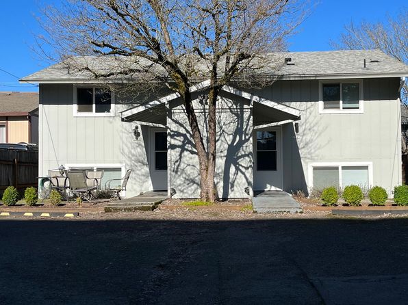 1743-1745 SE Tenino St #1743