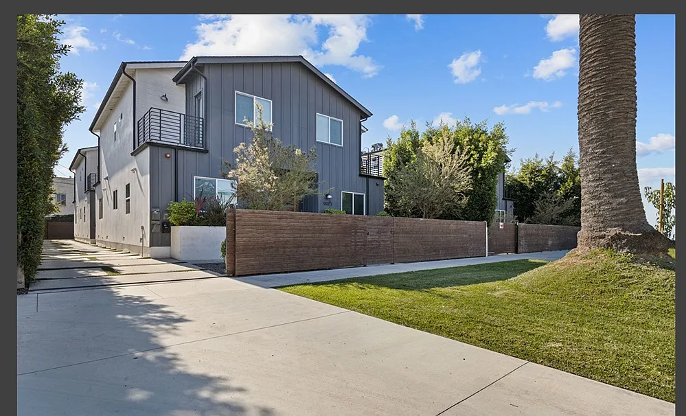 3 bed, 3.5 bath, 2000 sqft, $3,950 — Photo 1