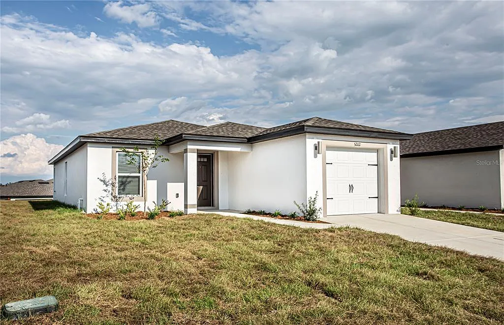 3 bed, 2.0 bath, 1279 sqft, $1,795 — Photo 2